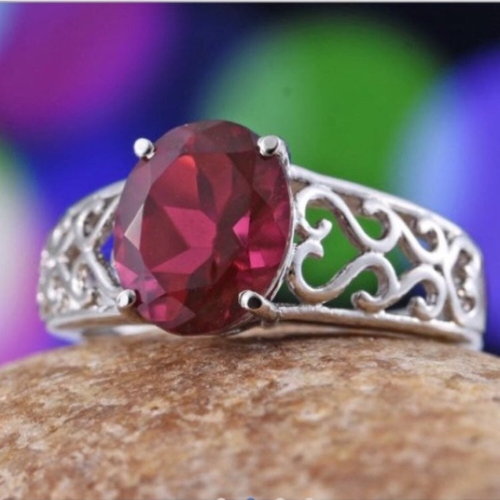 NWT womens ring